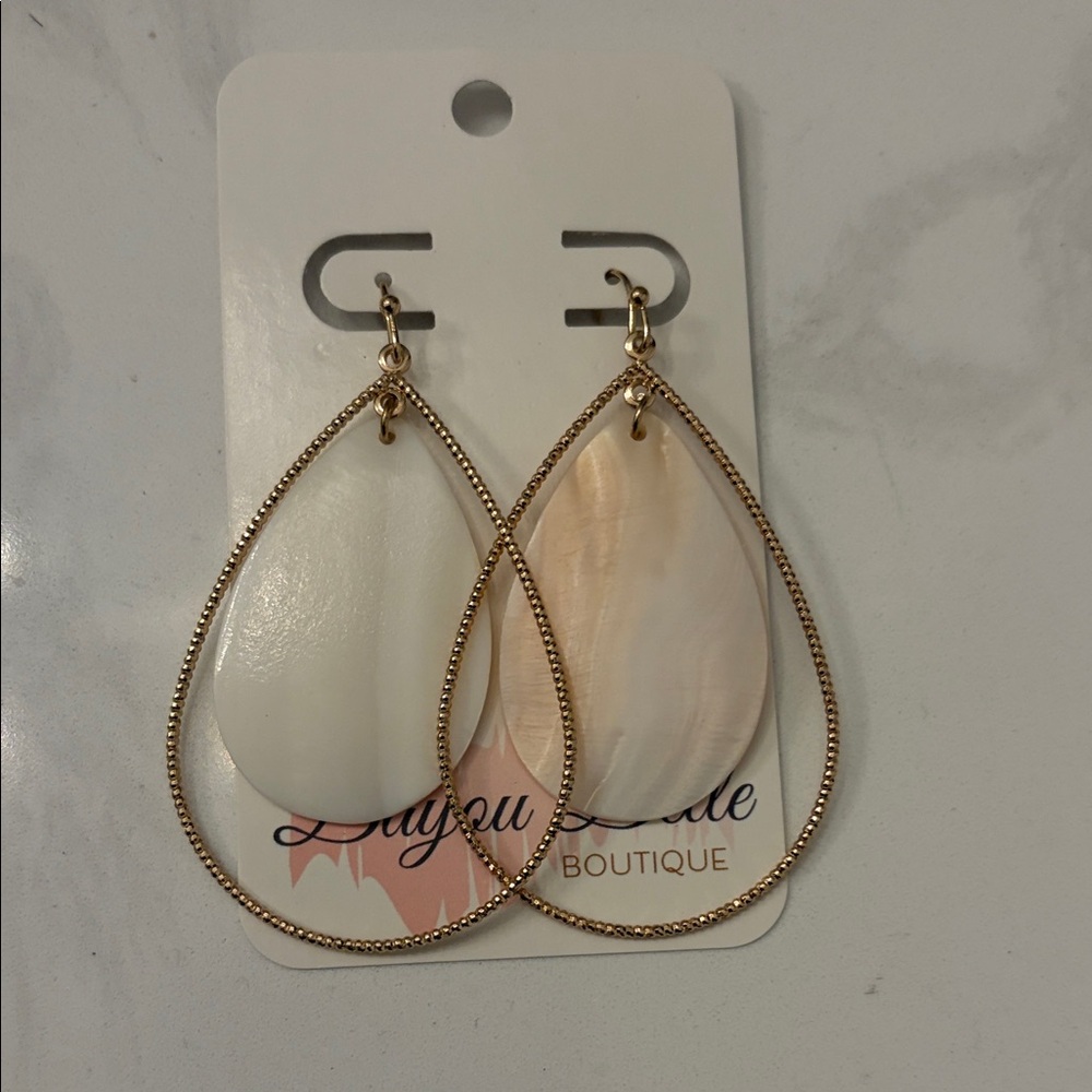 Elegant Gold and Cream Teardrop Earrings